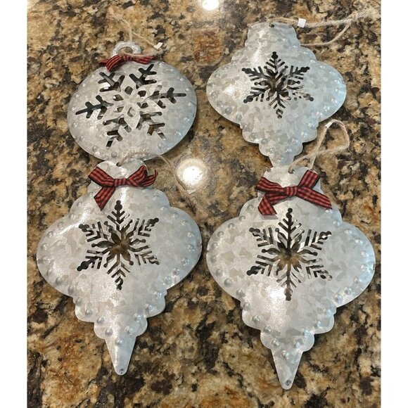 Silver Metal Snowflake Christmas Holiday‎ Ornament NEW Rustic Farm Set Of 4 NEW - Picture 1 of 6